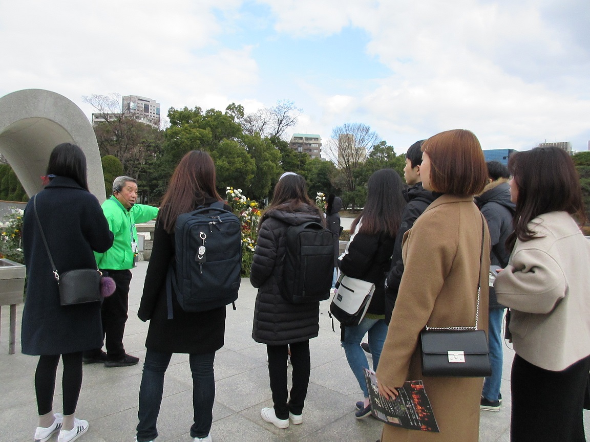 Peace Volunteers guided tour of Monuments
in Hiroshima Peace Memorial Park