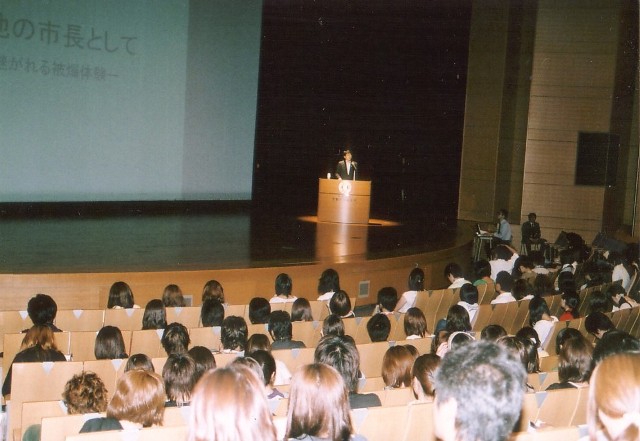 京都外国語大学・同短期大学での講演の様子