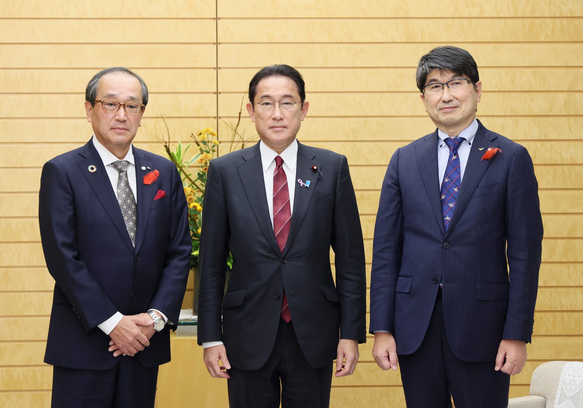 左から、松井広島市長、岸田総理大臣、田上長崎市長